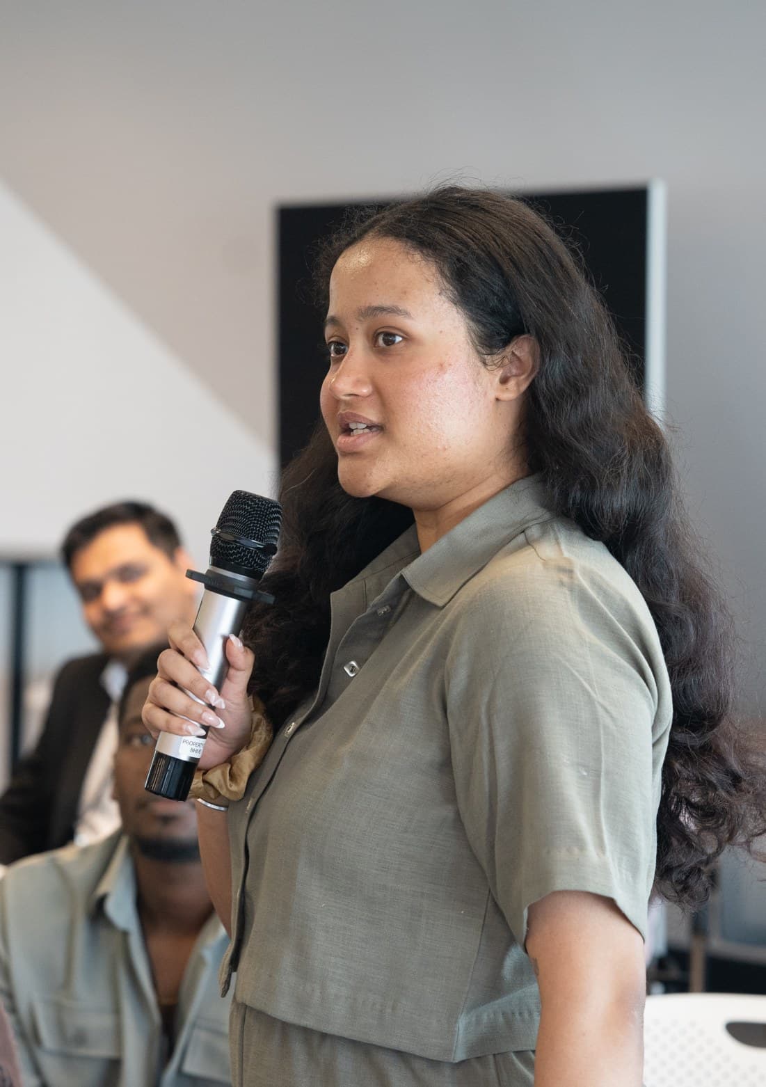 A participant speaking during a working session